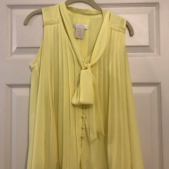 yellow sleeveless button down with tie - Picture 2 of 3